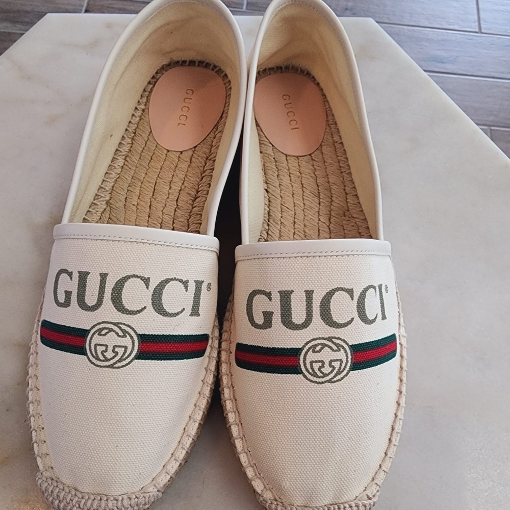 100% authentic Gucci women’s canvas logo espadrilles